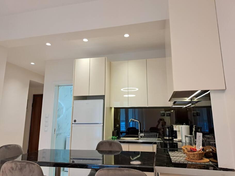 Luxury Suite Патра Экстерьер фото
