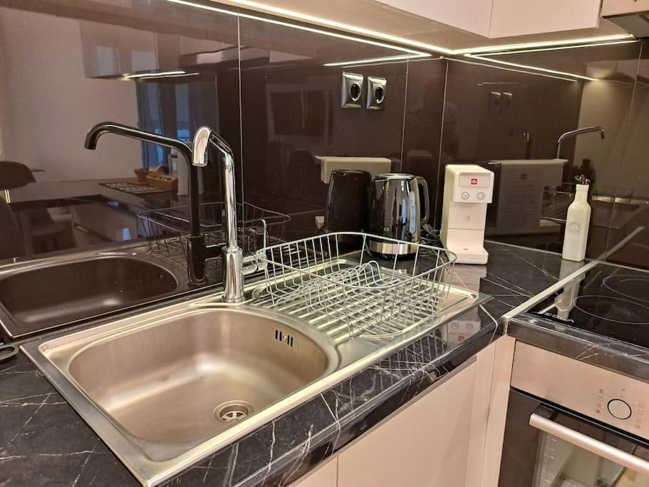 Luxury Suite Патра Экстерьер фото