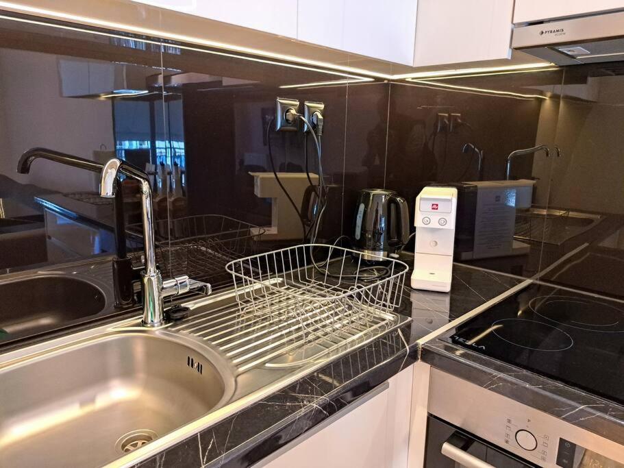 Luxury Suite Патра Экстерьер фото